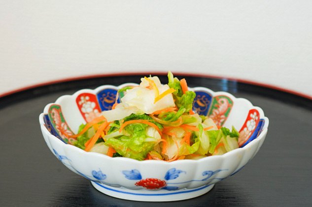 冬至に味わう旬のゆずメニュー｜昆布締め鶏の塩麹ゆずだれ、白菜…