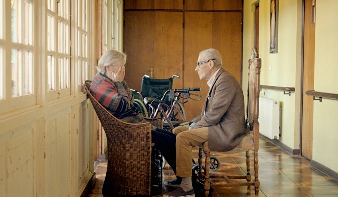 施設に入居する親に、本当に必要なこととは｜映画『83歳…
