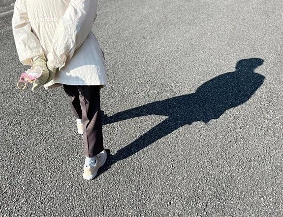 つまずく、歩幅が狭くなった…歩き方の変化は「脳のサイン」｜歩…
